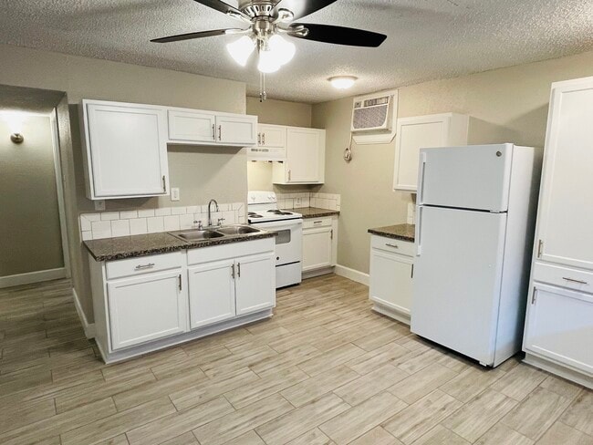 Building Photo - Shaver Park Apartments