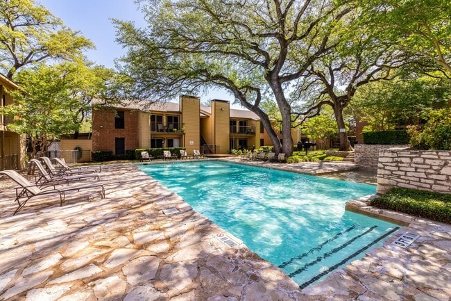 Building Photo - 7117 Wood Hollow Dr