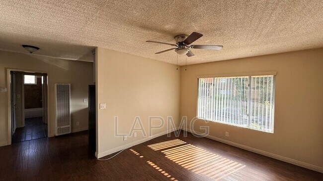 Foto del edificio - 925 Enterprise Ave