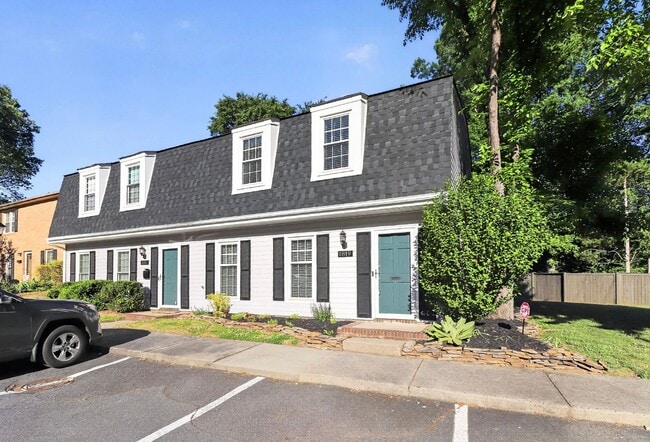 Building Photo - 1819 Sabrina Ct