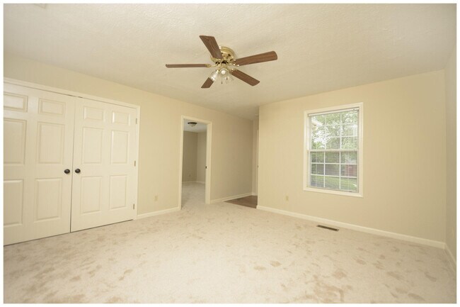 Foto del edificio - 107 Oakmont Ln