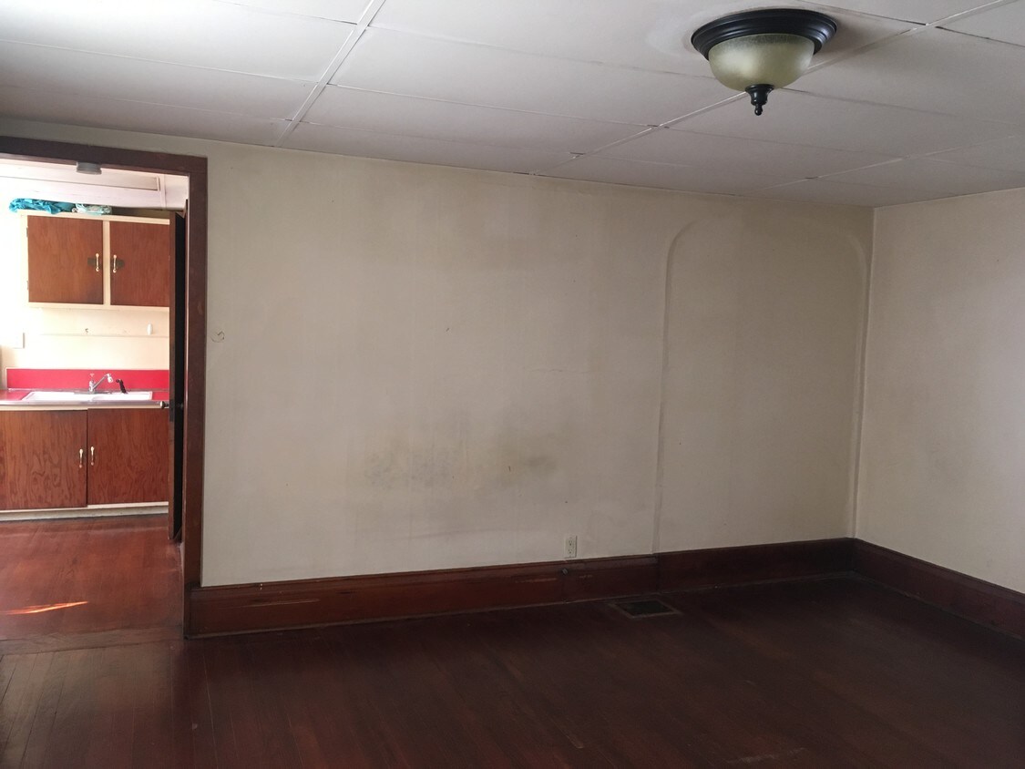 Building Photo - 124 Meeks Ave
