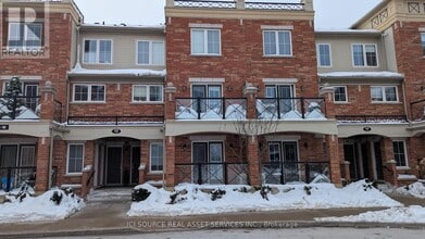 Building Photo - 2496 Post Rd