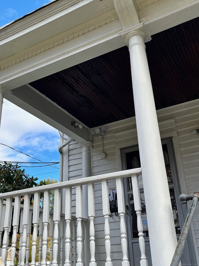 Foto del edificio - 308 Edgewood St