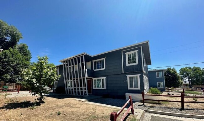 Building Photo - 2 Bed/1 Bath Near UNR!!!!