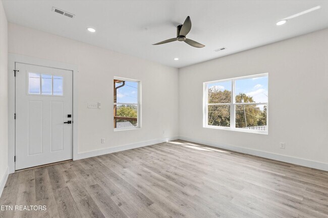 Foto del edificio - 3900 Lilac Ave