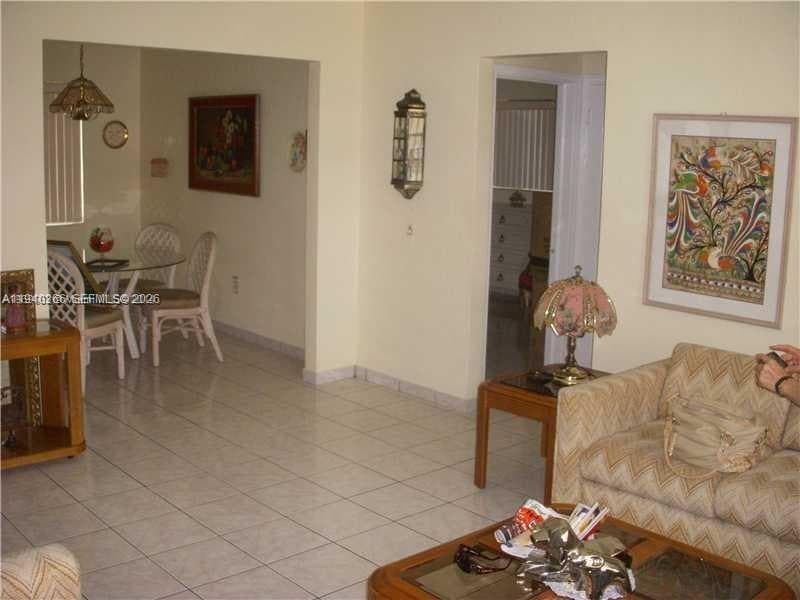 Building Photo - 631 SW 11th St