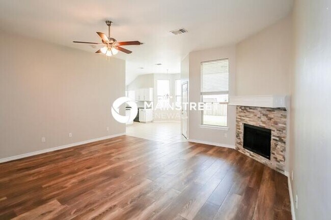 Building Photo - 3 Bedroom Pet-Friendly Home in Edmond, OK with Main Street Renewal