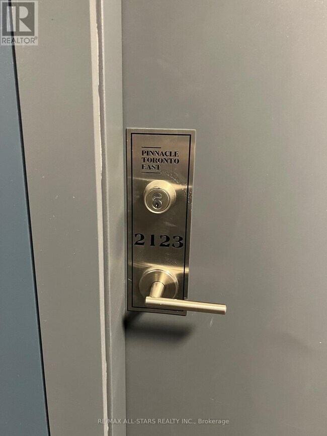 Building Photo - 3270 Sheppard Ave E