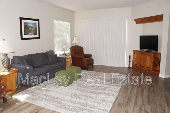 Building Photo - 9753 E Holiday Way