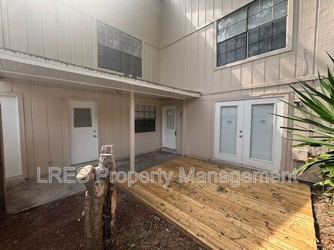 Foto del edificio - 4638 Lighthouse Cir