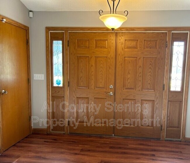 Building Photo - 122 Estates Cir