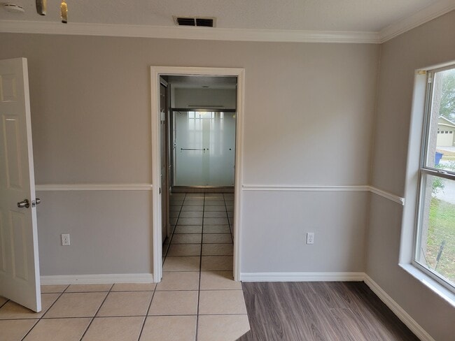 Building Photo - 843 Park Valley Cir