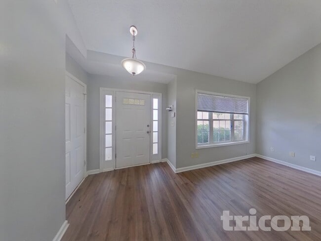 Building Photo - 350 Jamaica Cove SW