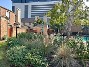 Building Photo - 1201 McDuffie St