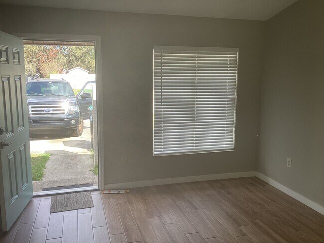 Building Photo - UCF