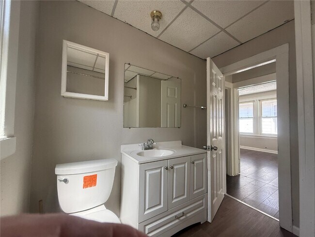 Foto del edificio - 1243 Sutter Ave