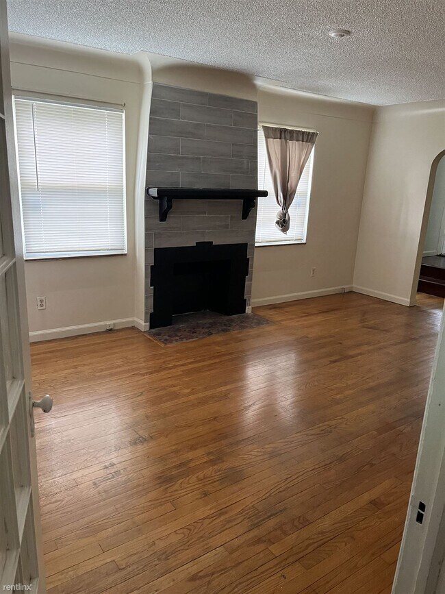 Building Photo - 4 br, 1.5 bath House - 15205 Maplewood Map...