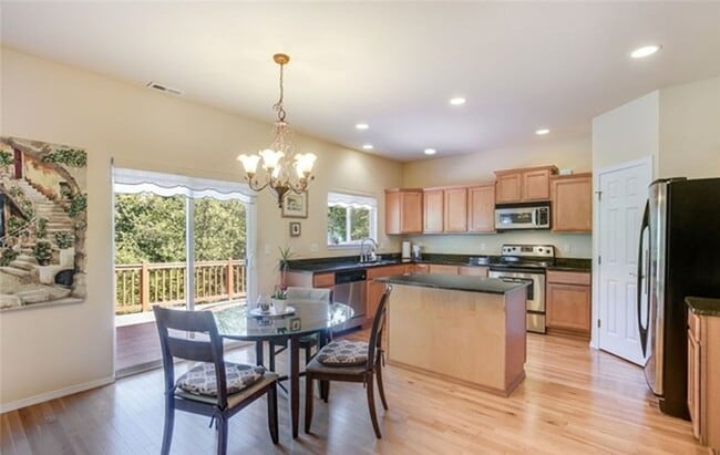 Foto del edificio - Spacious 5 Bedroom Home in Waterford at No...