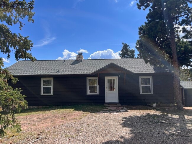 Building Photo - 305 Dewell Rd