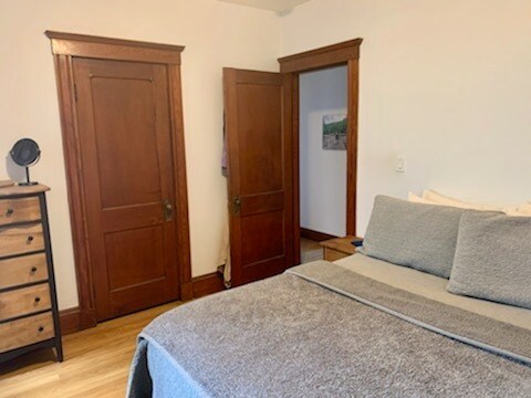 Bed.1 - 294 Belmont St