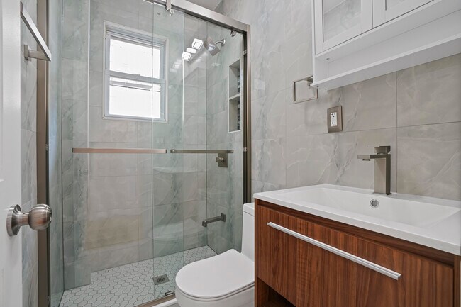Foto del edificio - 430 E 5th St