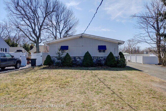 Foto del edificio - 2228 N Rd