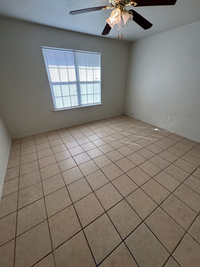 Foto del edificio - 403 Justin Ln