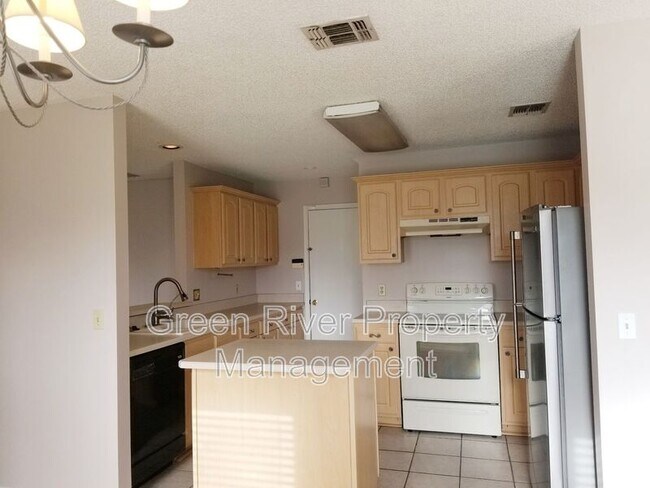 Building Photo - 2159 St Martins Dr E