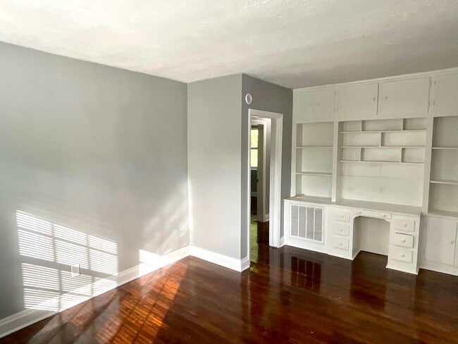 Building Photo - 2717 Margaret Ct