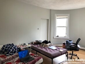 Building Photo - 8-10 Oakland St. Unit 3