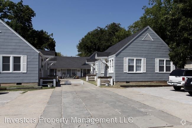 Primary Photo - 524 S University Blvd