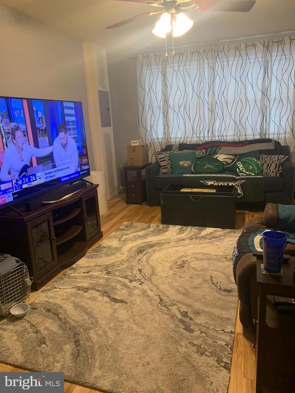 Foto del edificio - 9860 Garvey Dr