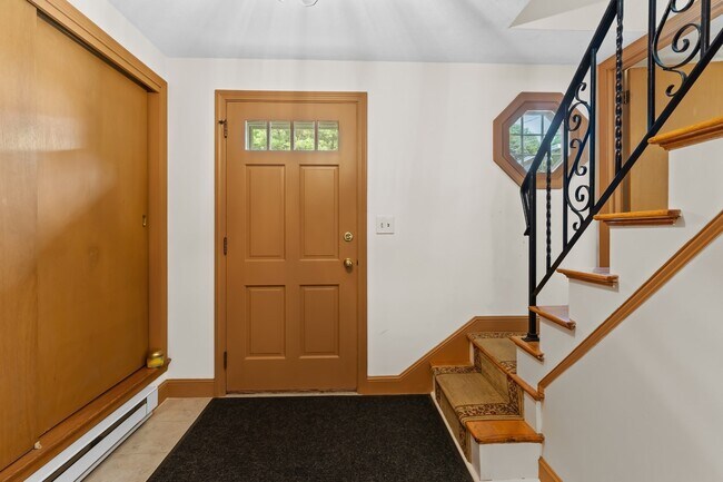 Foto del edificio - 27 Ridge Hill Ave