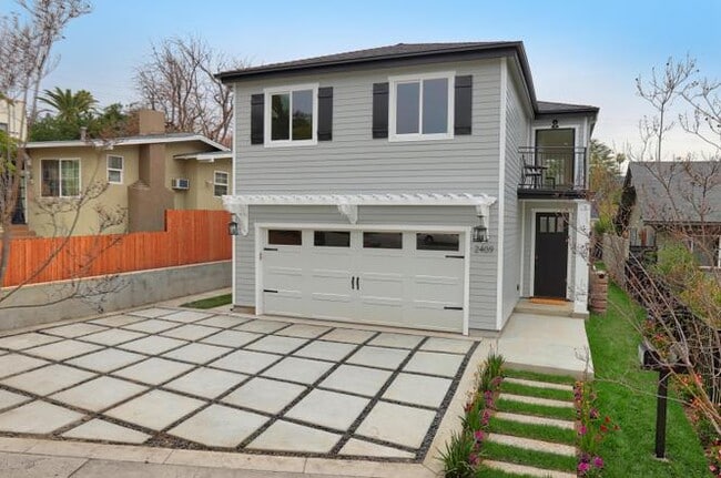 Building Photo - 2409 Langdale Ave