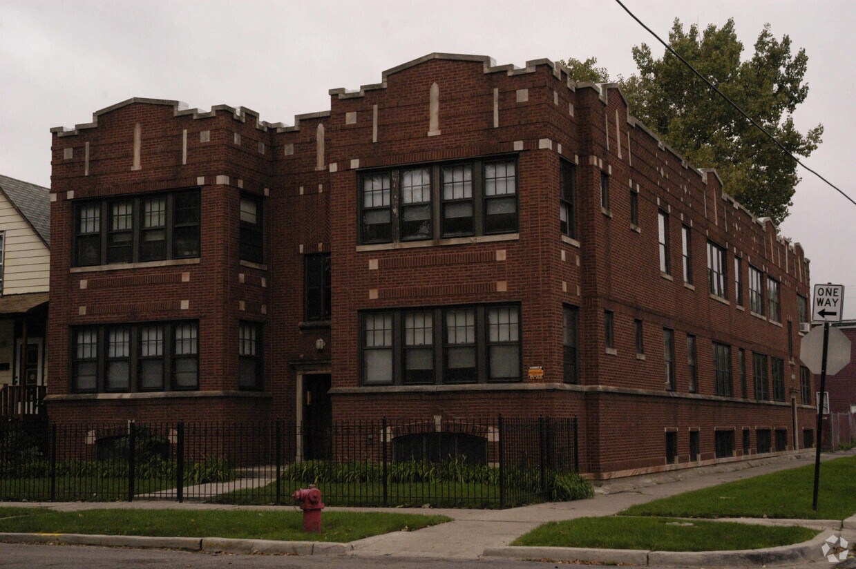 Primary Photo - 7300 S May St
