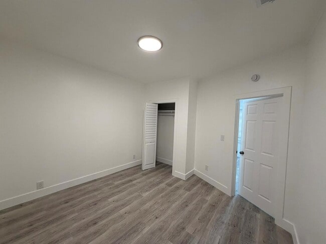 Building Photo - 1131 S N St