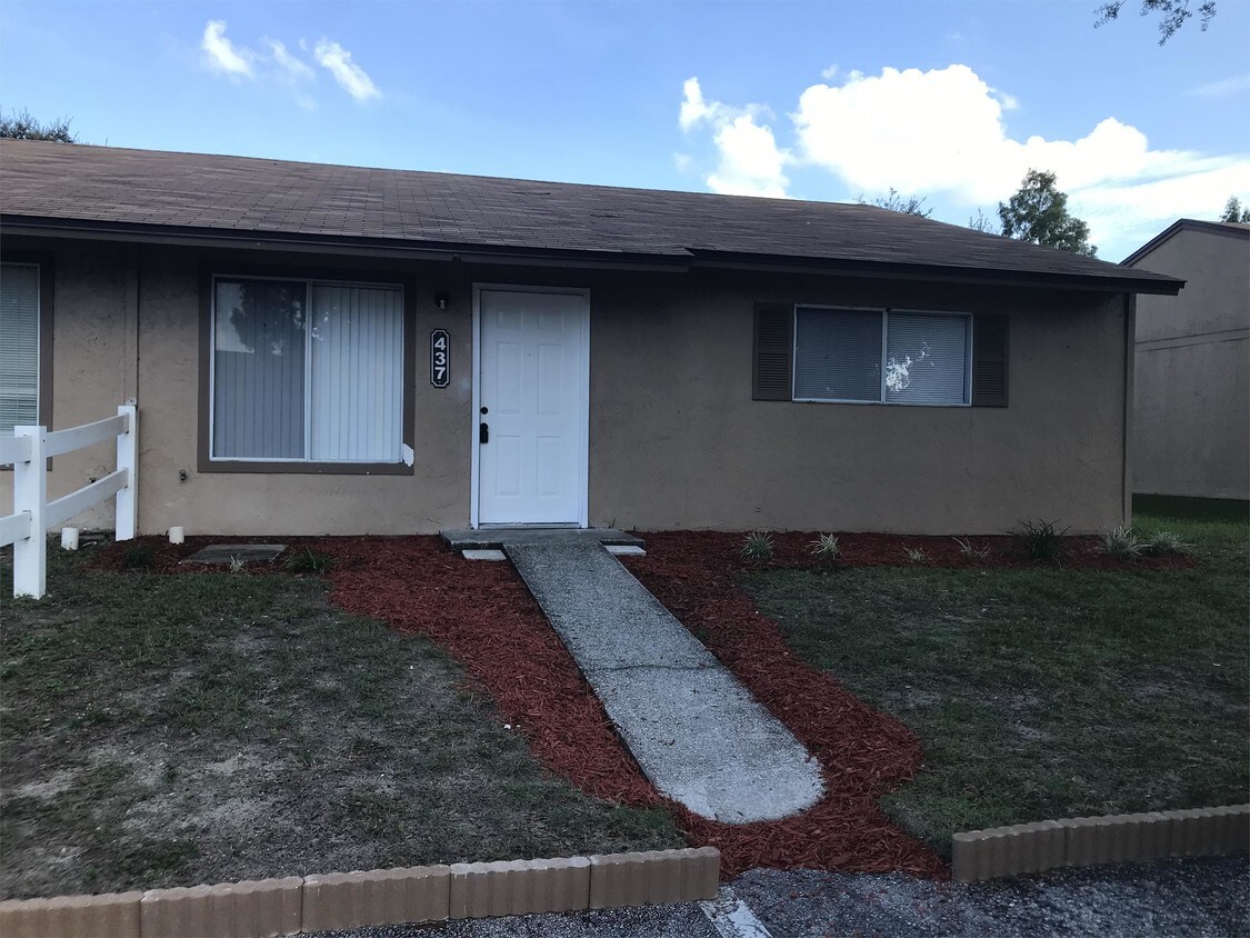 437 E Rosewood Ln, Tavares, FL 32778 House Rental in Tavares, FL