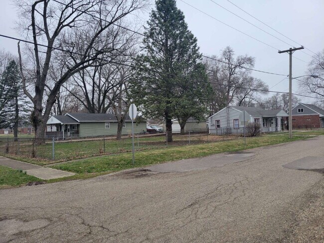 Foto del edificio - Your Next Home Awaits: 3 Bed 1 Bath Family!