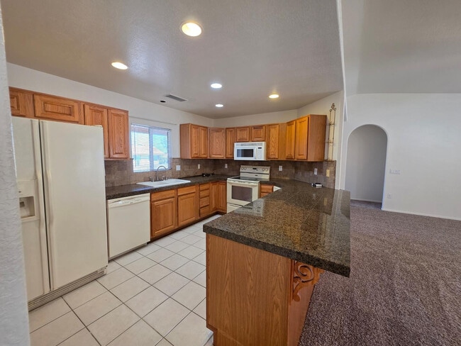 Building Photo - 627 S Azure Dr