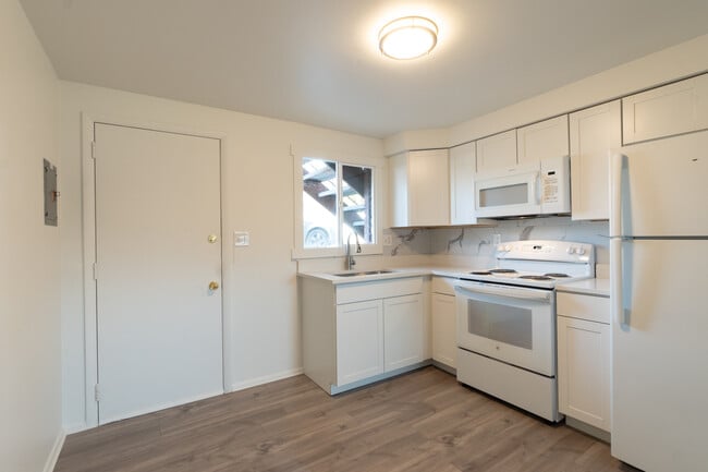 Building Photo - 650 S 500 E