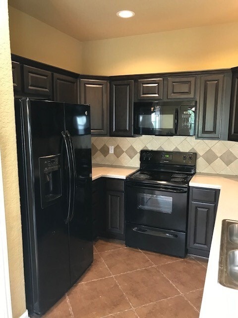 Foto del edificio - 7418 Moss Brook Dr