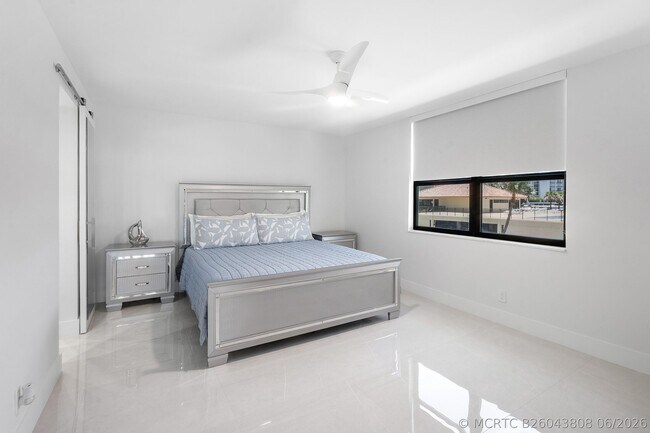Building Photo - 5480 N Ocean Dr