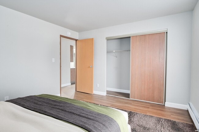 2 Bedroom Medium - The Reserve on Southtowne Il