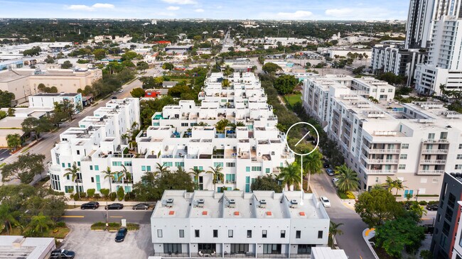 Foto del edificio - 642 NE 3rd Ave