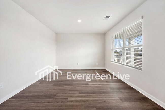 Foto del edificio - Coming Soon!