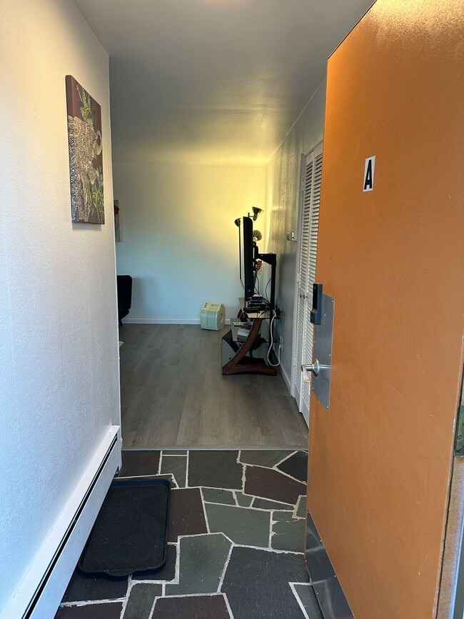 Photo - 521 N St Apartment