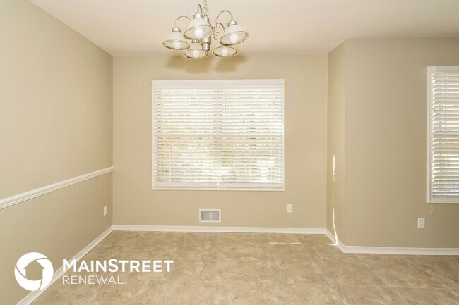 Foto del edificio - 1525 Pine Tree Dr