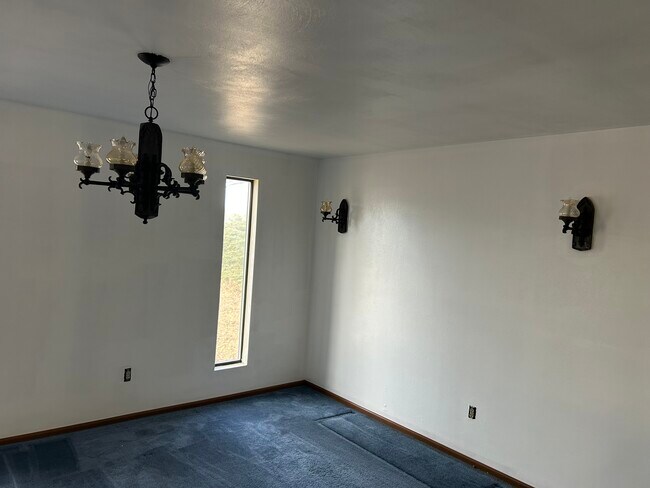 Building Photo - 725 S Belt W