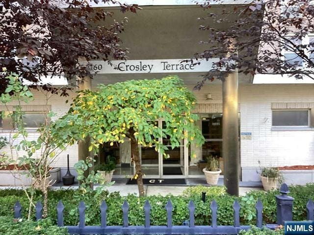 Building Photo - 2160 Center St